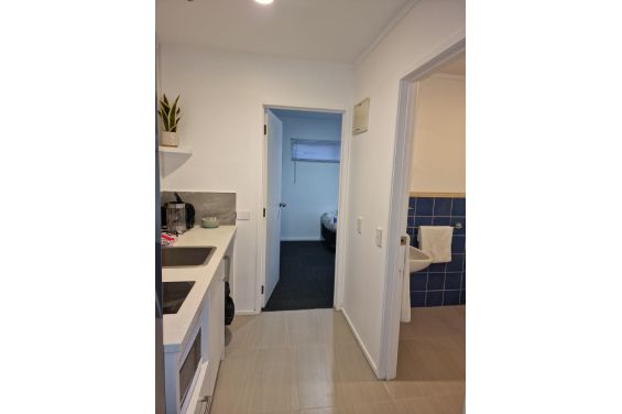 Family Balcony Apt - kitchen